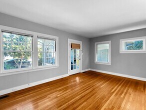 811 Highland Ave in San Mateo, CA - Building Photo - Building Photo