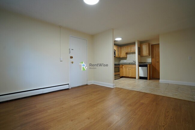 111 Babcock St, Unit P1 in Brookline, MA - Foto de edificio - Building Photo