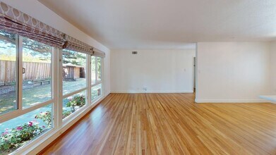 2018 Queens Ln in San Mateo, CA - Building Photo - Building Photo