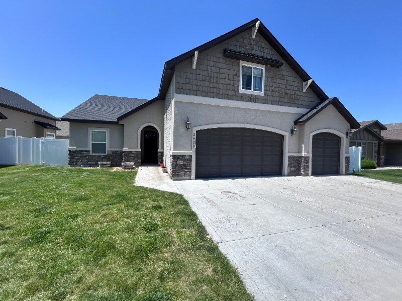 2429 Independence St in Twin Falls, ID - Building Photo