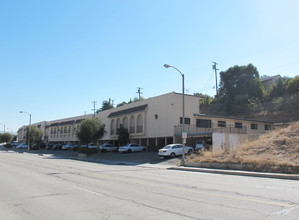 Ramona Garden Apartments in Alhambra, CA - Building Photo - Building Photo