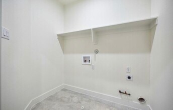 7980 Angus St in Houston, TX - Building Photo - Building Photo