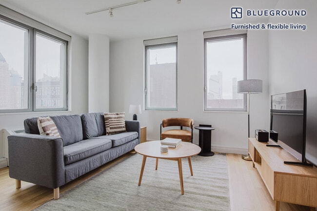 550 W 54th St