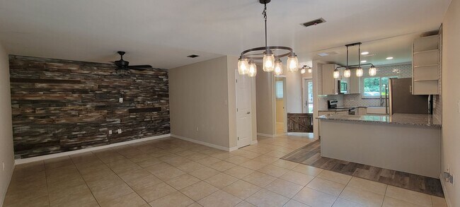 4117 NW 44th Ct in Gainesville, FL - Building Photo - Building Photo