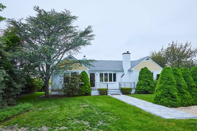 property at 53 Far Pond Rd