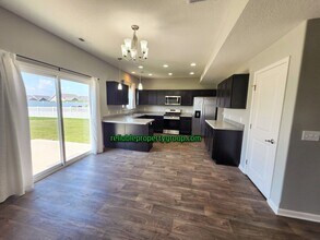 13381 Crescent Ridge Dr in Fort Wayne, IN - Building Photo - Building Photo