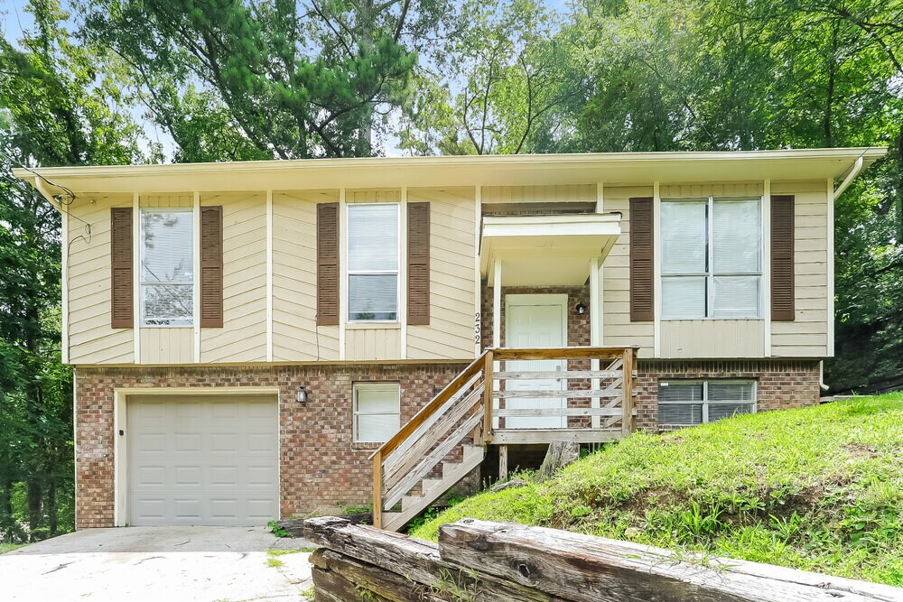 232 Glenvalley Ln NW in Birmingham, AL - Building Photo