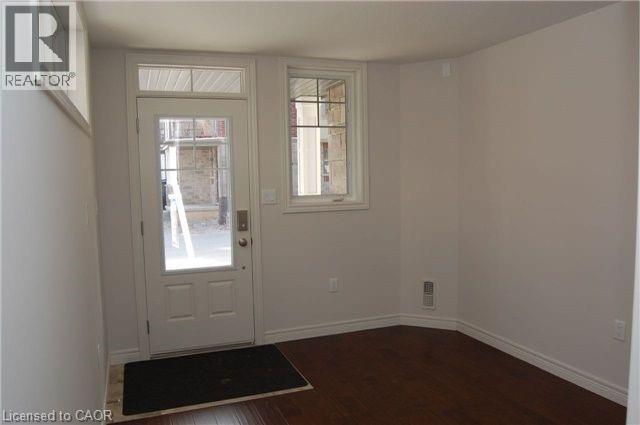 14 Whaley Ln in Hamilton, ON - Building Photo - Building Photo