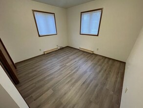 835 Illinois Ave in Oostburg, WI - Building Photo - Building Photo