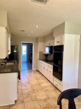 717 Huntwich Dr in Bedford, TX - Building Photo - Building Photo