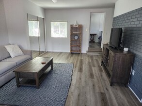 1112 N Ontare Rd in Santa Barbara, CA - Building Photo - Building Photo