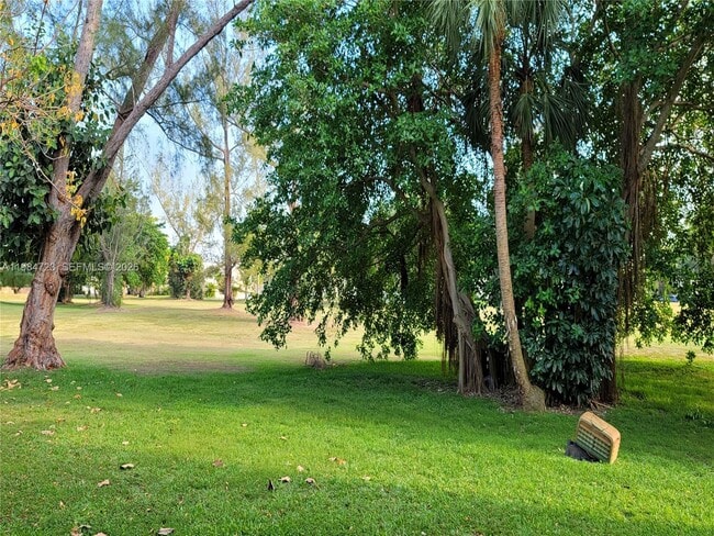 7430 Miami Lakes Dr in Miami Lakes, FL - Building Photo - Building Photo