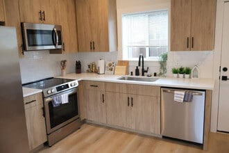 204 E 35th St in Vancouver, WA - Building Photo - Building Photo