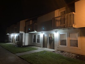 1553 Whitehall Blvd, Unit #357A in Kent, OH - Foto de edificio - Building Photo