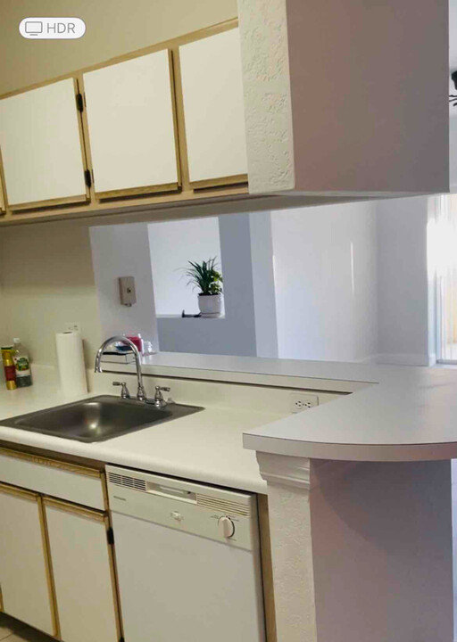 6450 Aragon Way in Ft. Myers, FL - Building Photo