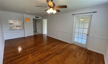 9400 Live Oak Pl in Davie, FL - Building Photo - Building Photo