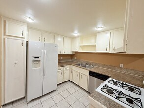 9813 Caspi Gardens Dr in Santee, CA - Building Photo - Building Photo