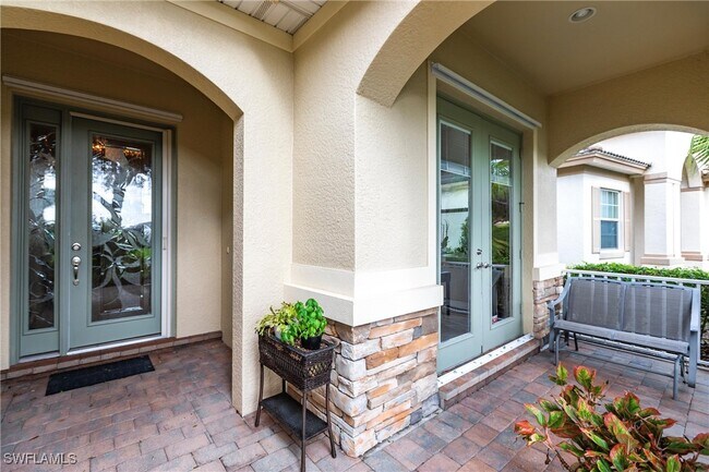 3640 Lakeview Isle Ct in Ft. Myers, FL - Building Photo - Building Photo