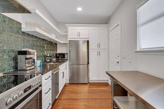 108 E Anderson St in Savannah, GA - Building Photo - Building Photo