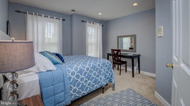 8070 Samuel Wallis St in Lorton, VA - Building Photo - Building Photo
