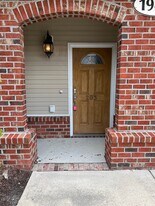 1945 Tara Ct in Greenville, NC - Building Photo