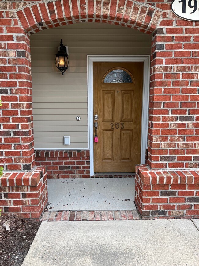 property at 1945 Tara Ct