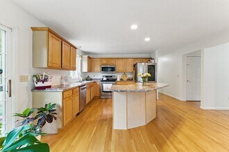 21 Russo Dr in Marlborough, MA - Building Photo - Building Photo