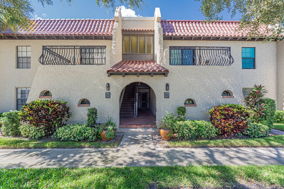 5151 Jimmy Buffett Mem Hwy in Indian River Shores, FL - Building Photo