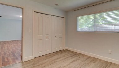 1462 Roosevelt Blvd in Daytona Beach, FL - Foto de edificio - Building Photo