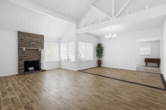 7131 Westbranch Dr in Houston, TX - Building Photo - Building Photo