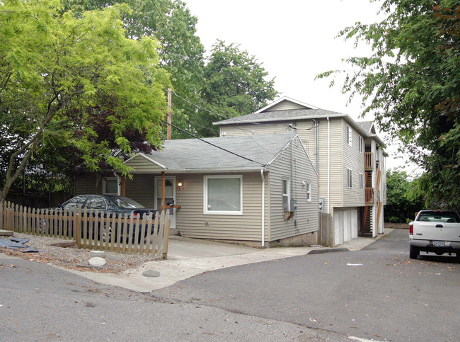 Lents Apartments in Portland, OR - Building Photo - Building Photo