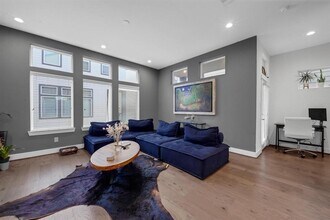 734 W Donovan St in Houston, TX - Building Photo - Building Photo