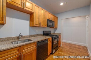 286 Chestnut Hill Ave, Unit 5 in Boston, MA - Building Photo