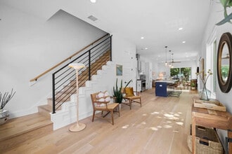 1204 E 32nd St in Austin, TX - Building Photo - Building Photo