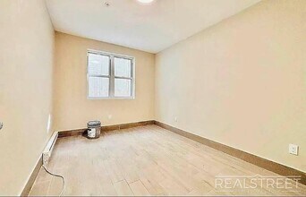 308 Park Ave in Brooklyn, NY - Building Photo - Building Photo