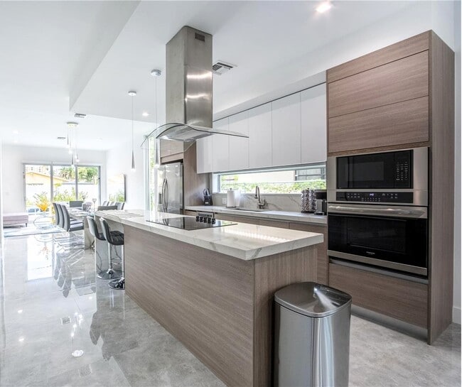 property at 3461 SW 25th St