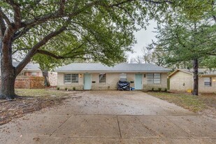 1224 W Hunt St in Sherman, TX - Building Photo