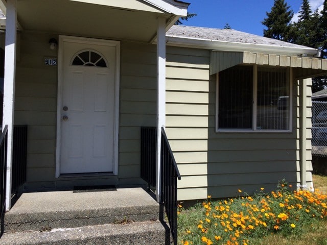 property at 912 SW 118th St