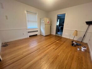 51 Bacon St in Waltham, MA - Foto de edificio - Building Photo
