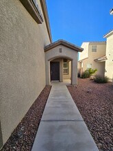 8113 Celina Hills St in Las Vegas, NV - Building Photo - Building Photo