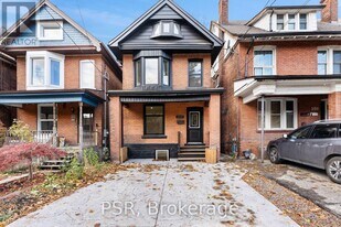 200 Sanford Ave S in Hamilton, ON - Building Photo