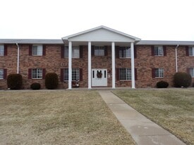 4690 Hemmeter Ct, Unit #1 in Saginaw, MI - Building Photo