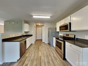 2749 Red Squirrel Trail in Charlotte, NC - Foto de edificio - Building Photo