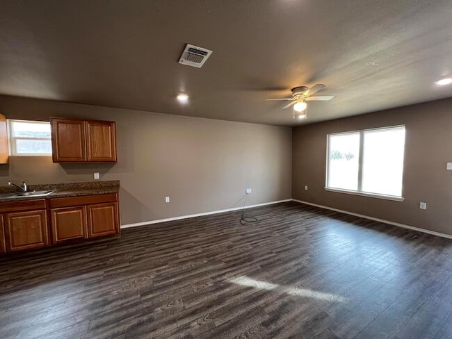 2914 E Cornell St in Lubbock, TX - Foto de edificio - Building Photo