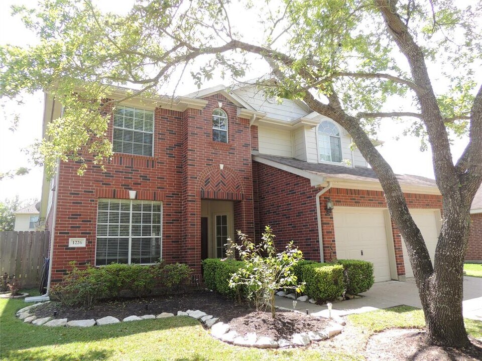 1226 Foxland Chase St in Sugar Land, TX - Building Photo