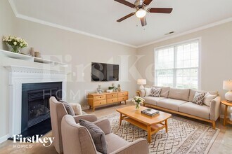 201 Marino Pl, Unit 10-31 in Clayton, NC - Foto de edificio - Building Photo