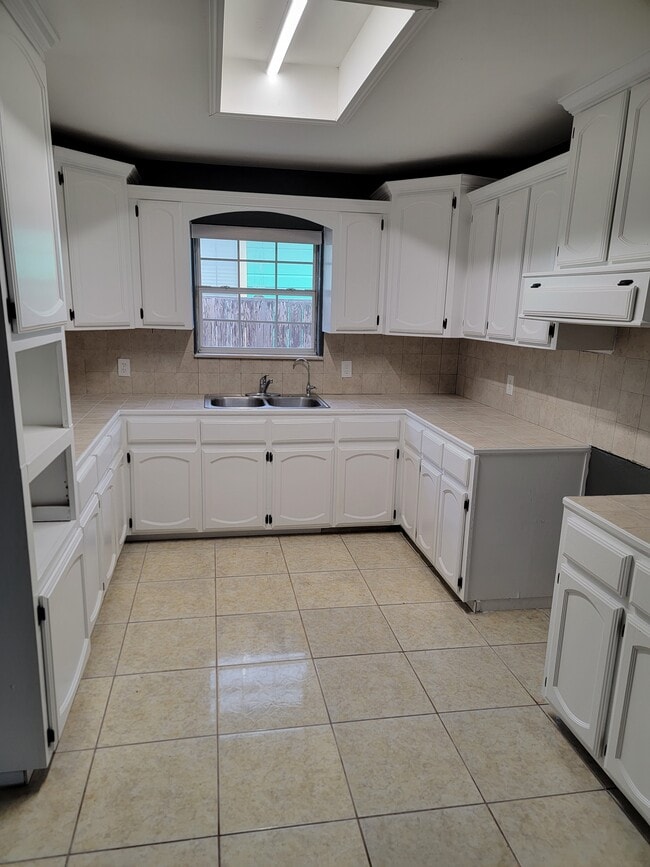 610 W Blue Jay Ave in Pharr, TX - Building Photo - Building Photo