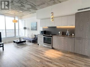 15 Baseball Pl in Toronto, ON - Building Photo - Building Photo