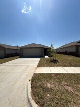 11620 Krew Wy in Yukon, OK - Building Photo - Building Photo