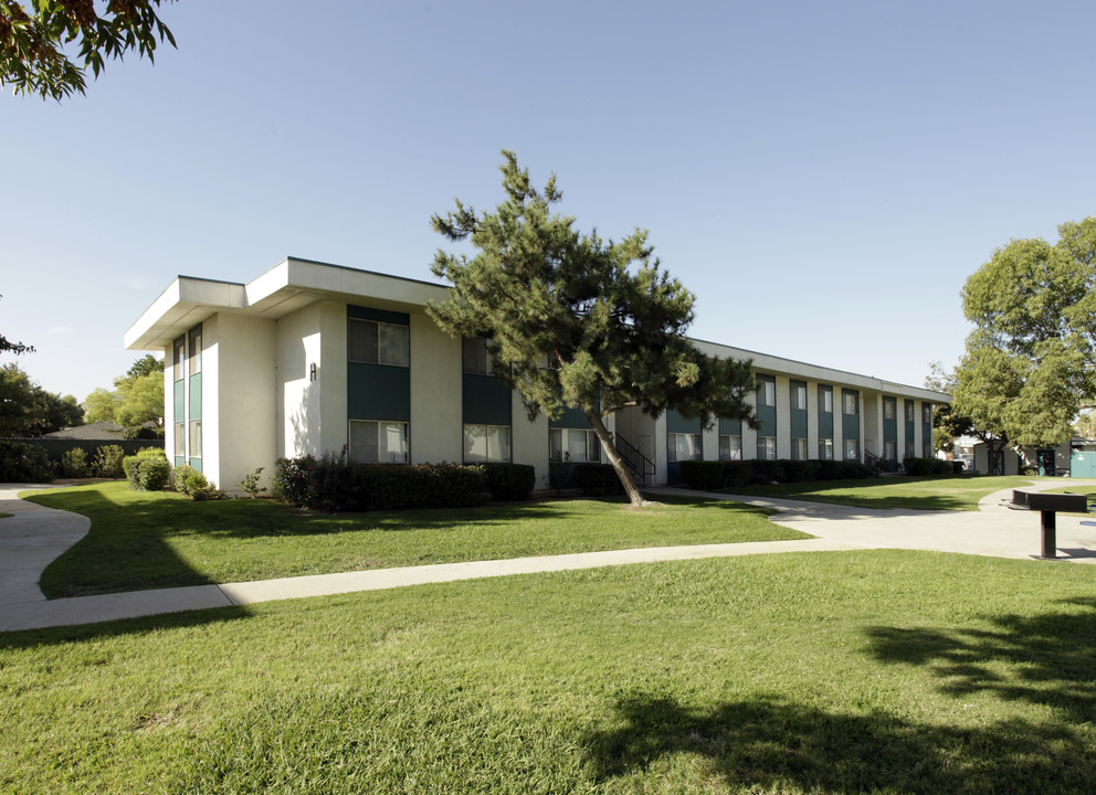 North Park Apartments in Bakersfield, CA - Foto de edificio